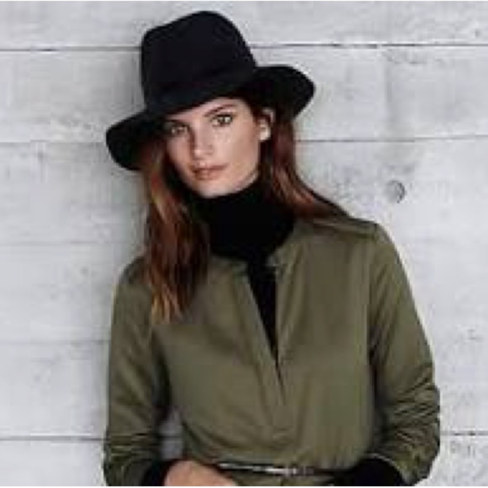 Banana Republic Sleek Black Fedora